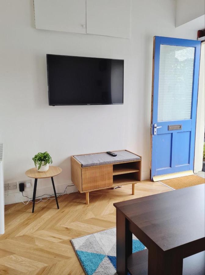 Penlea 1-Bed Flat With Harbour View In Tarbert Lägenhet Tarbert  Exteriör bild